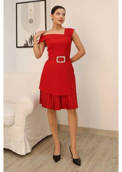 Tek Omuzlu Eteği Piliseli Kemerli Midi Elbise 2373-KIRMIZI fiyatları