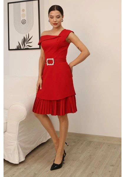 Tek Omuzlu Eteği Piliseli Kemerli Midi Elbise 2373-KIRMIZI modelleri