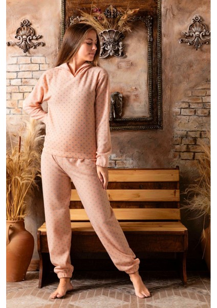 Kadın Toz Pembe Kapşonlu Benekli Polar Pijama Takımı fiyatları