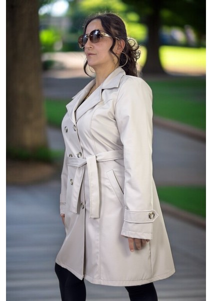 Ahşap Düğme Detaylı Kuşaklı Kruvaze Kapama Ara Boy Büyük Beden Kadın Trençkot fırsatları