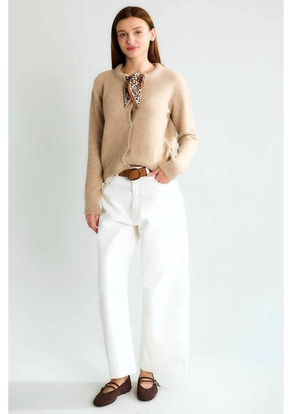 Ofis Şıklığı Düğmeli Uzun Kollu Triko Ceket