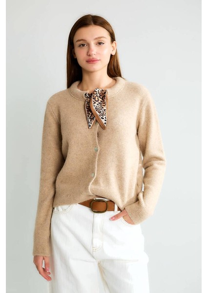 Ofis Şıklığı Düğmeli Uzun Kollu Triko Ceket fiyatları