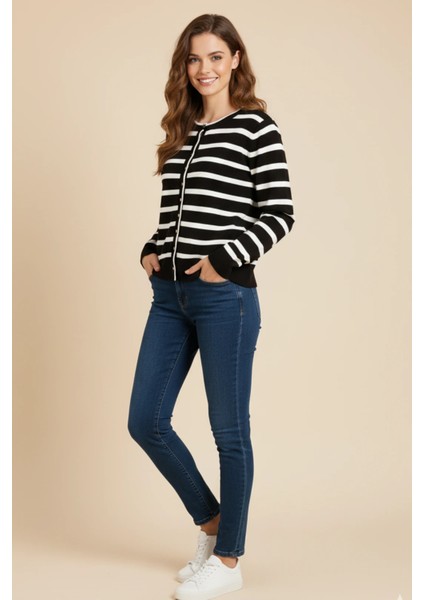 Basic Düğmeli Çizgili Uzun Kollu Ince Triko fırsatları