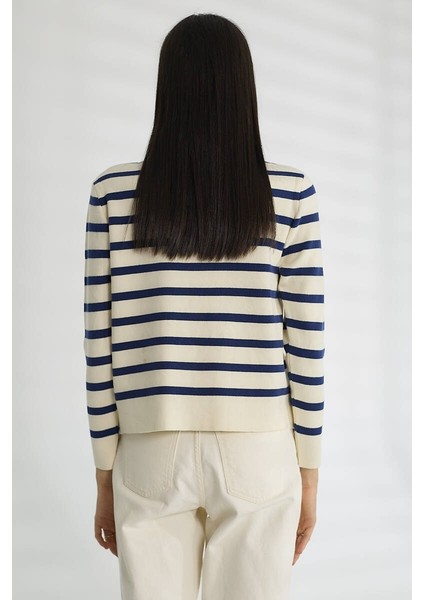 Basic Düğmeli Çizgili Uzun Kollu Ince Triko fırsatları