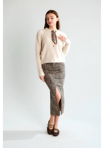 Ofis Şıklığı Düğmeli Uzun Kollu Triko Ceket