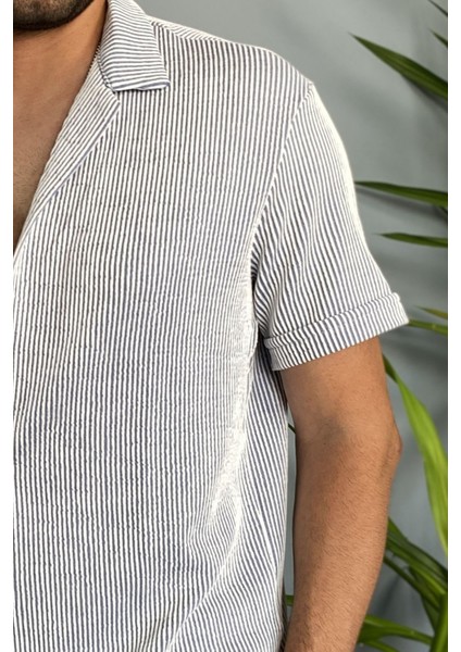 Kısa Kollu Jakarlı Mavi Gömlek fiyatları