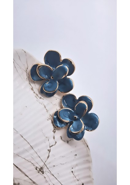 Parlak Mineli Çiçek Çelik Küpe fırsatları