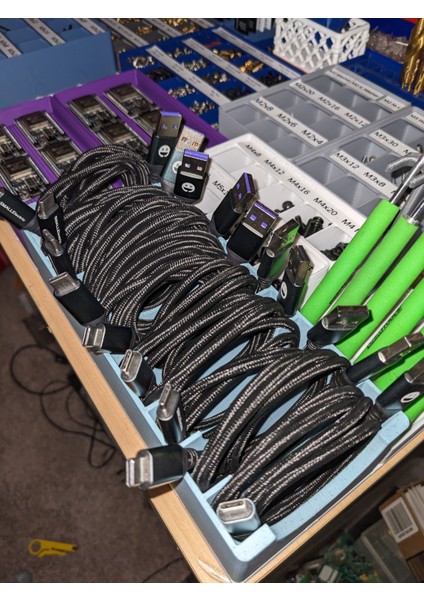 USB Kablo Düzenleyici Saklama Kutusu - Gridfinity fiyatları