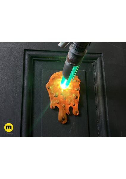 Eriyen Duvar Işın Kılıcı Teşhir Standı modelleri