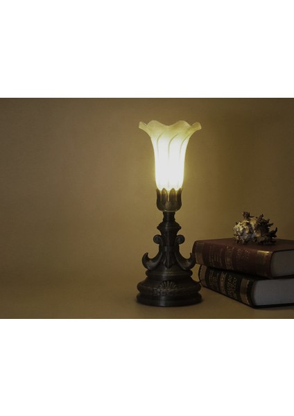 Klasik Masa Lambası