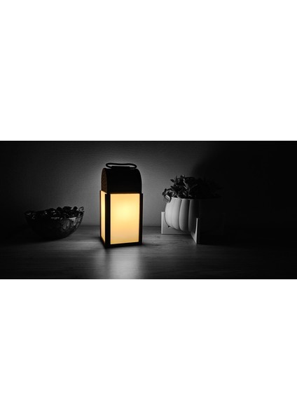 Rahat Ortam Için Minimalist Fener Lambası