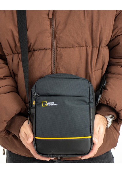 Outdoor Serisi Imperteks Kumaş Şık ve Fonksiyonel Erkek Bel Omuz Göğüs Çapraz Çantası