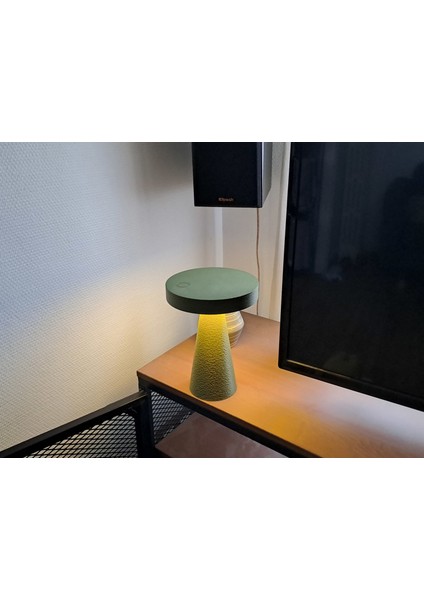 Taşınabilir Masa Lambası