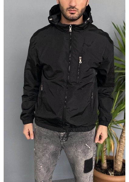 Kapüşonlu Siyah Yağmurluk