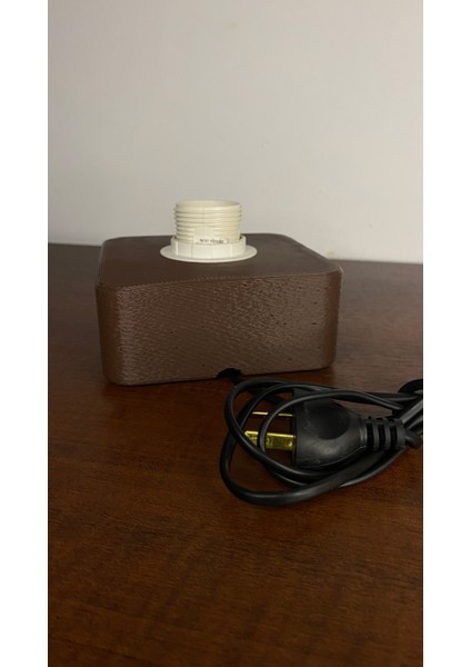 lunfardo'dan masa lambaları ıçin e27 kare taban