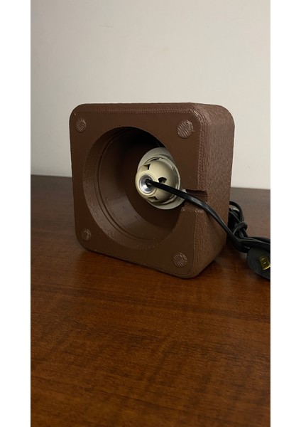 lunfardo'dan masa lambaları ıçin e27 kare taban modelleri