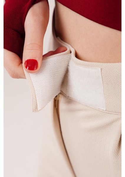 Cırt Kapama Detaylı Krem Pantolon fiyatları