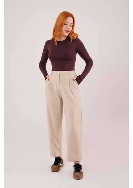 Kapama Cep Detaylı Krem Pantolon fırsatları