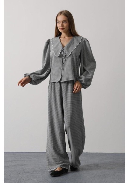 Işlemeli Bebe Yakalı Pantolon Takım - Siyah