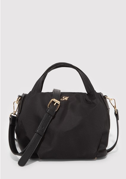 Siyah Kadın Çarpraz Çanta 1911660-900 Aksesuar Koleksiyonundan Şık ve Ergonomik Tasarım