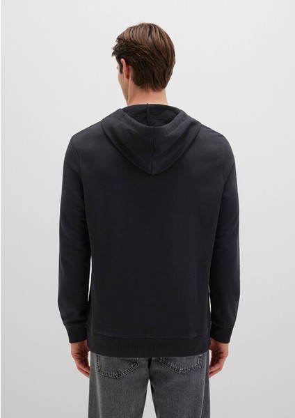 Mavi Logo Baskılı Kapüşonlu Siyah Sweatshirt 065606-900