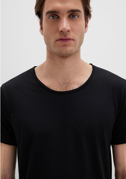 Yaka Detaylı Siyah Tişört 064019-20933