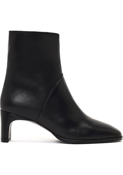 Kadın Siyah Kısa Kalın Topuklu Deri Bot 25WFD133518