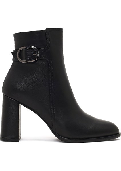 Kadın Siyah Tokalı Fermuarlı Kalın Topuklu Deri Bot 25WFD132718