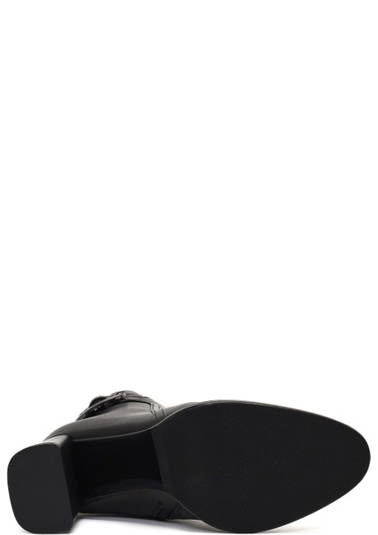 Kadın Siyah Tokalı Fermuarlı Kalın Topuklu Deri Bot 25WFD132718