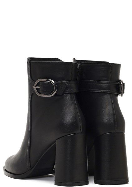 Kadın Siyah Tokalı Fermuarlı Kalın Topuklu Deri Bot 25WFD132718