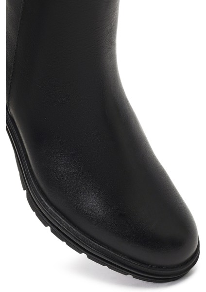 Kadın Siyah Fermuarlı Kısa Kalın Topuklu Deri Bot 25WFD414218