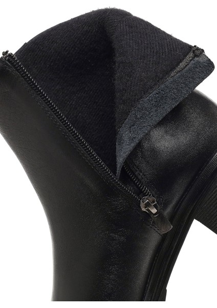 Kadın Siyah Fermuarlı Kısa Kalın Topuklu Deri Bot 25WFD414218