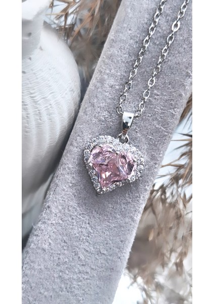 Çerçeveli Zirkon T Aşlı Kalp Çelik Kolye