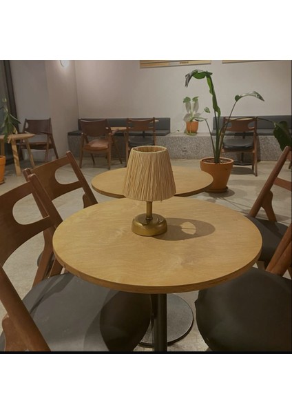 30 cm yüksekliğiyle ideal boyutta El Yapımı Rafya & Hasır Masa Üstü Kablosuz Pilli Abajur fiyatları