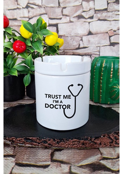 Trust Me I'm A Doctor Baskılı Seramik Kapaklı Kokusuz Küllük