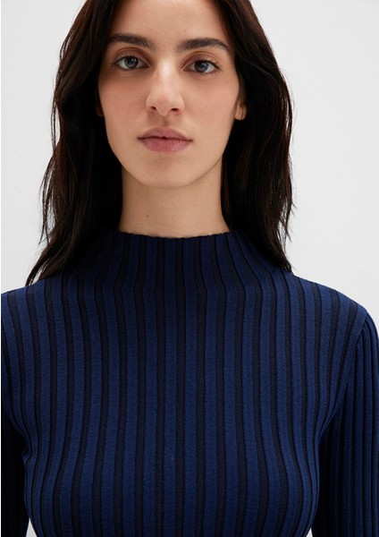 Yırtmaç Detaylı Lacivert Kazak 1710789-70497