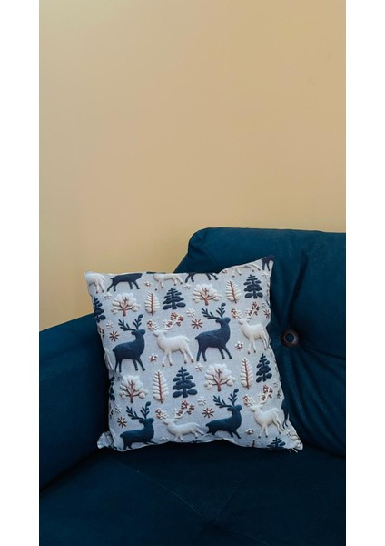 Yeni Yıl Konseptli 3D Nakış Efektli Mavi/ Beyaz Geyik Desenli Kırlent Kılıfı 43X43 ( Iç Dolgusuz) fiyatları