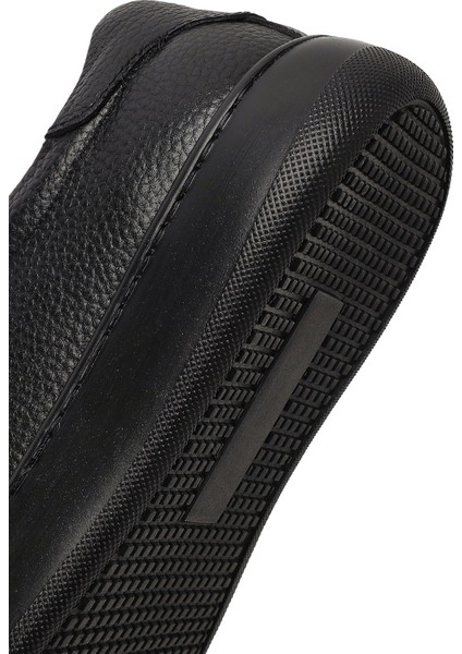 Erkek Siyah Bağcıklı Kalın Tabanlı Deri Sneaker 25WFD8240FT