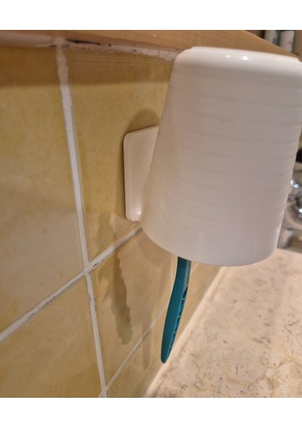 Duvara Monte Banyo Bardağı ve Diş Fırçalığı