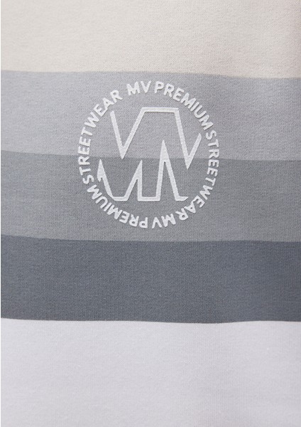 Kapüşonlu Baskılı Beyaz Sweatshirt 0610307-620