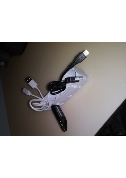 USB Kablosu ve Çubuk Düzenleyici .stl