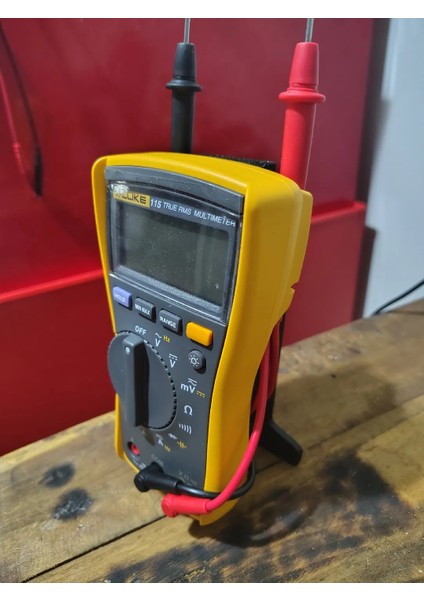 Fluke 115/117 Multimetre Standı ve Test Ucu Düzenleyici fırsatları
