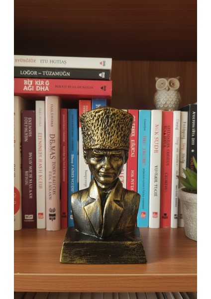 El Yapımı Bronz Görünümlü Atatürk Büstü – Dekoratif Masa Üstü ve Ofis Objesi 15*8 fiyatları
