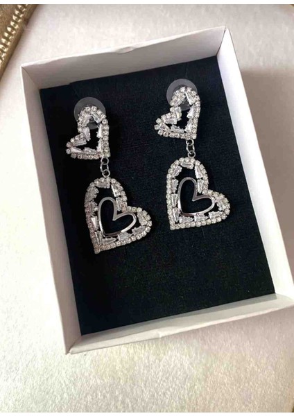 Sallantılı Zirkon Taşlı Kadın Küpe – Altın ve Gümüş Kaplama Abiye Küpe