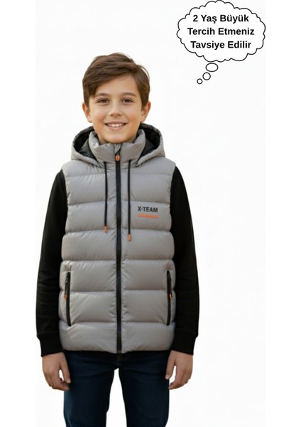Erkek Çocuk Kapüşonlu Baskılı Astarlı Cepli Mevsimlik Şişme Yelek