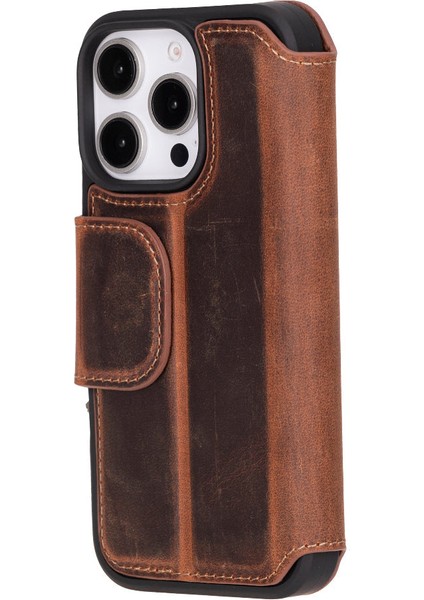 Clara iPhone 16 Pro Deri Kılıf modelleri