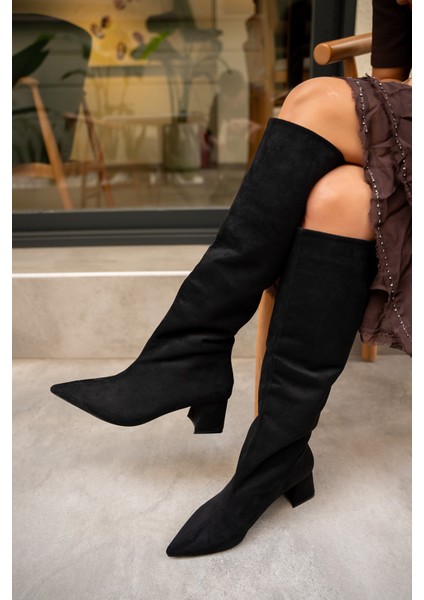 Mathis Siyah Topuklu Düz Çizme