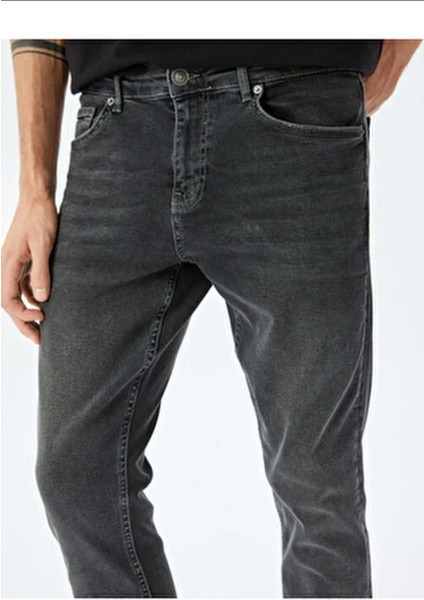 Slim Fit Jean Pantolon Erkekler İçin Beş Cepli Siyah Denim 32 Beden Kış Sezonu