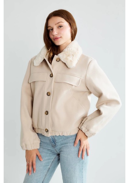 Kuzu Kürk Yakalı Düğmeli Kısa Suni Deri Ceket modelleri