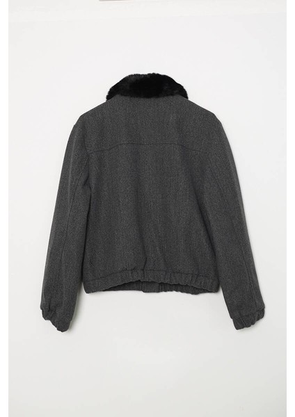 Kuzu Kürk Yakalı Düğmeli Kısa Suni Deri Ceket